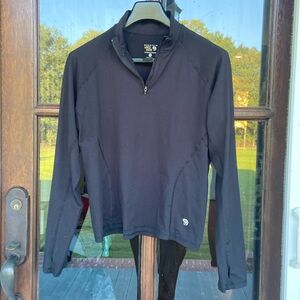 Mountain Hardwear quarter zip.‎ Size Large